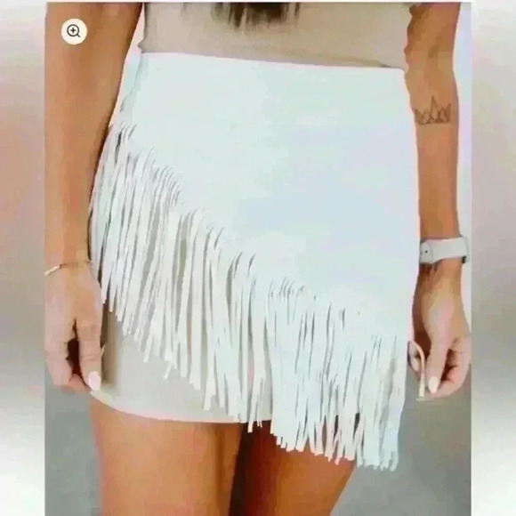 NWT Le Lis Winona Fringe Skirt Western Rodeo Cowgirl Taylor Swift Size XS - Picture 5 of 13